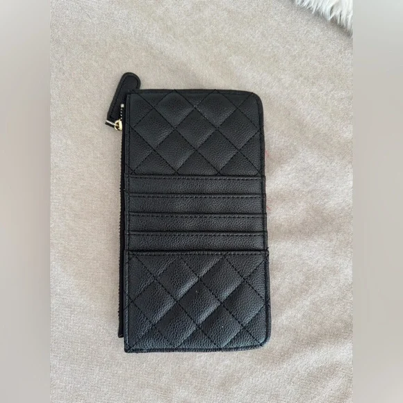 CHANEL Red Quilted Interior Zip Card Case with Gold Logo - Picture 2 of 4